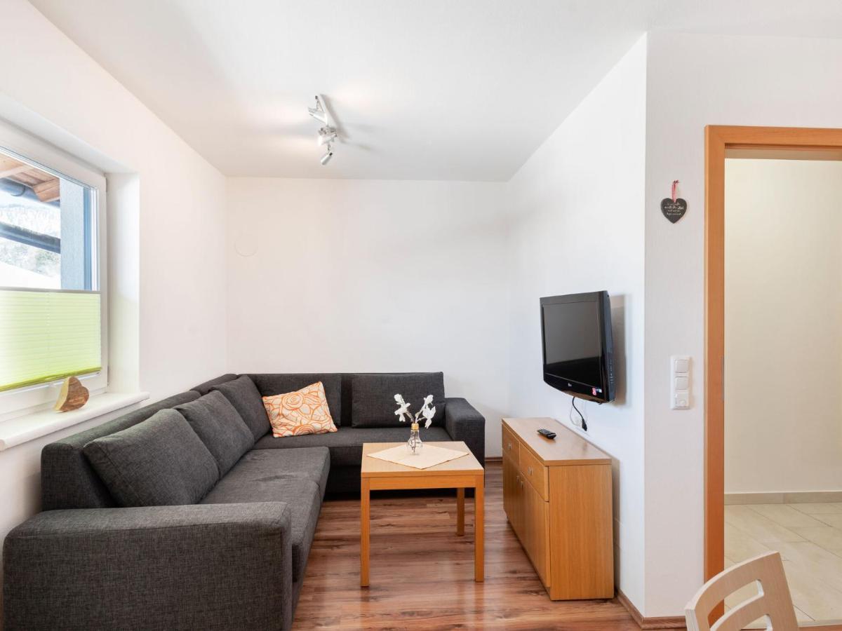 Elegant Apartment In Saalfelden With Balcony 外观 照片