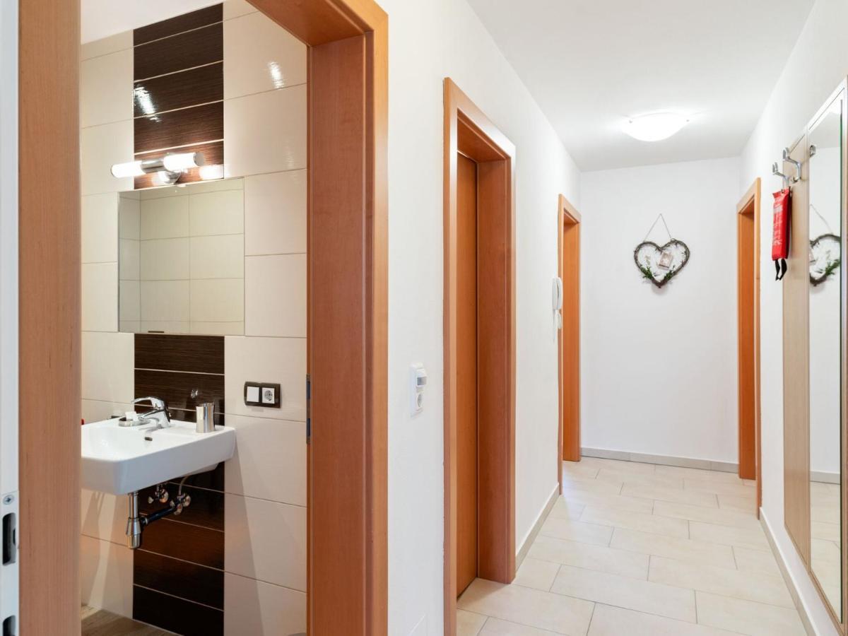 Elegant Apartment In Saalfelden With Balcony 外观 照片