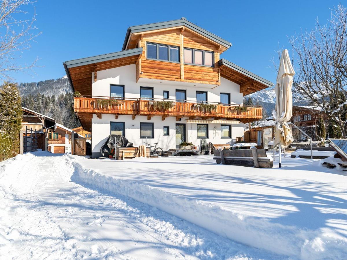 Elegant Apartment In Saalfelden With Balcony 外观 照片